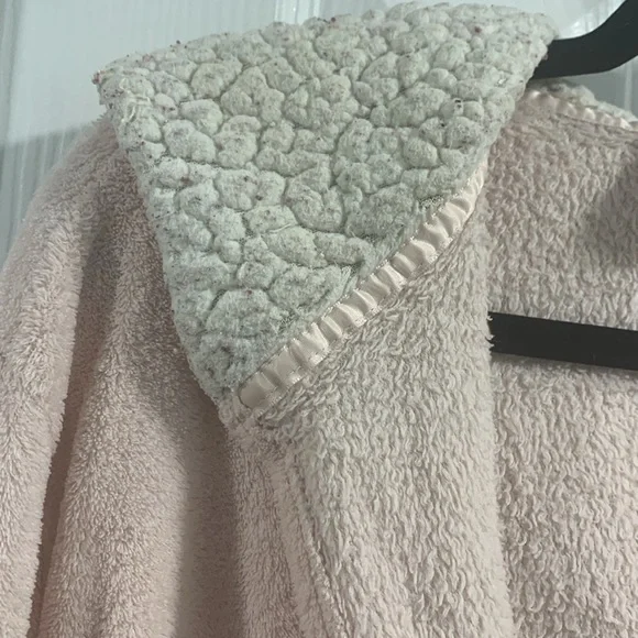 Soft Ulta Robe - Picture 8 of 11